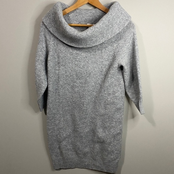H&M Cowl Neck Women's Gray Fuzzy Knit Tunic Sweater Size XS - Picture 1 of 11